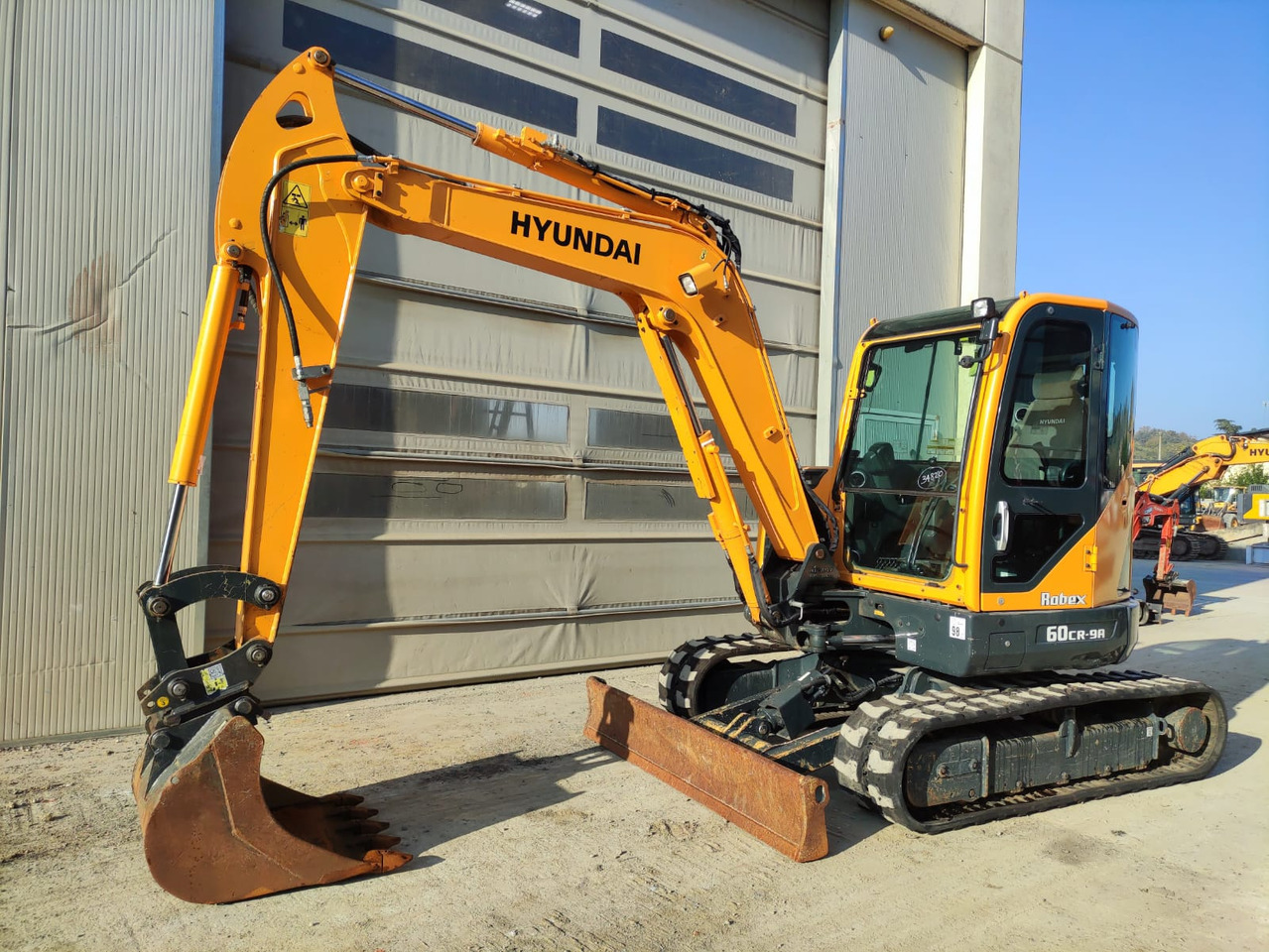 Hyundai R60CR-9A - Мини-экскаватор: фото 1 Hyundai R60CR-9A - Мини-экскаватор: фото 1