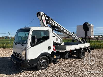 NISSAN CABSTAR 2018 Oil&Steel Scorpion 1812 Sm ... - Грузовик с подъемником: фото 2 NISSAN CABSTAR 2018 Oil&Steel Scorpion 1812 Sm ... - Грузовик с подъемником: фото 2