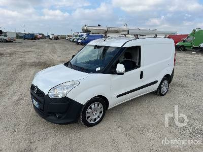 FIAT DOBLO CARGO 1.6 MTJ 16V 105CV SX E6 - Грузовик с закрытым кузовом: фото 1 FIAT DOBLO CARGO 1.6 MTJ 16V 105CV SX E6 - Грузовик с закрытым кузовом: фото 1
