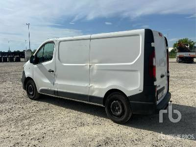 OPEL VIVARO - Грузовик с закрытым кузовом: фото 2 OPEL VIVARO - Грузовик с закрытым кузовом: фото 2