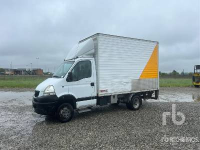 RENAULT MASCOTT 130 DXI - Грузовик с закрытым кузовом: фото 2 RENAULT MASCOTT 130 DXI - Грузовик с закрытым кузовом: фото 2