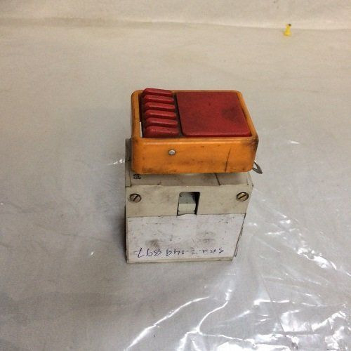 EMERGENCY SWITCH, HEIGH POWER - Реле для Погрузочно-разгрузочной техники: фото 1 EMERGENCY SWITCH, HEIGH POWER - Реле для Погрузочно-разгрузочной техники: фото 1