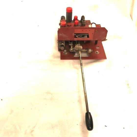 Hydraulic control valve for Linde - Гидравлический клапан для Погрузочно-разгрузочной техники: фото 1 Hydraulic control valve for Linde - Гидравлический клапан для Погрузочно-разгрузочной техники: фото 1