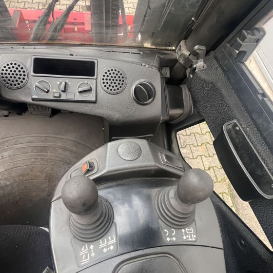 Linde P250 (LWB) - Складской тягач: фото 1 Linde P250 (LWB) - Складской тягач: фото 1