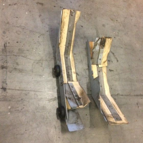 Skirt Weldment Left and Right for Nilfisk BR 850 - Запчасти для Поломоечных машин: фото 1 Skirt Weldment Left and Right for Nilfisk BR 850 - Запчасти для Поломоечных машин: фото 1