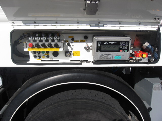 DAF FAN CF85 - Грузовик-цистерна: фото 1 DAF FAN CF85 - Грузовик-цистерна: фото 1