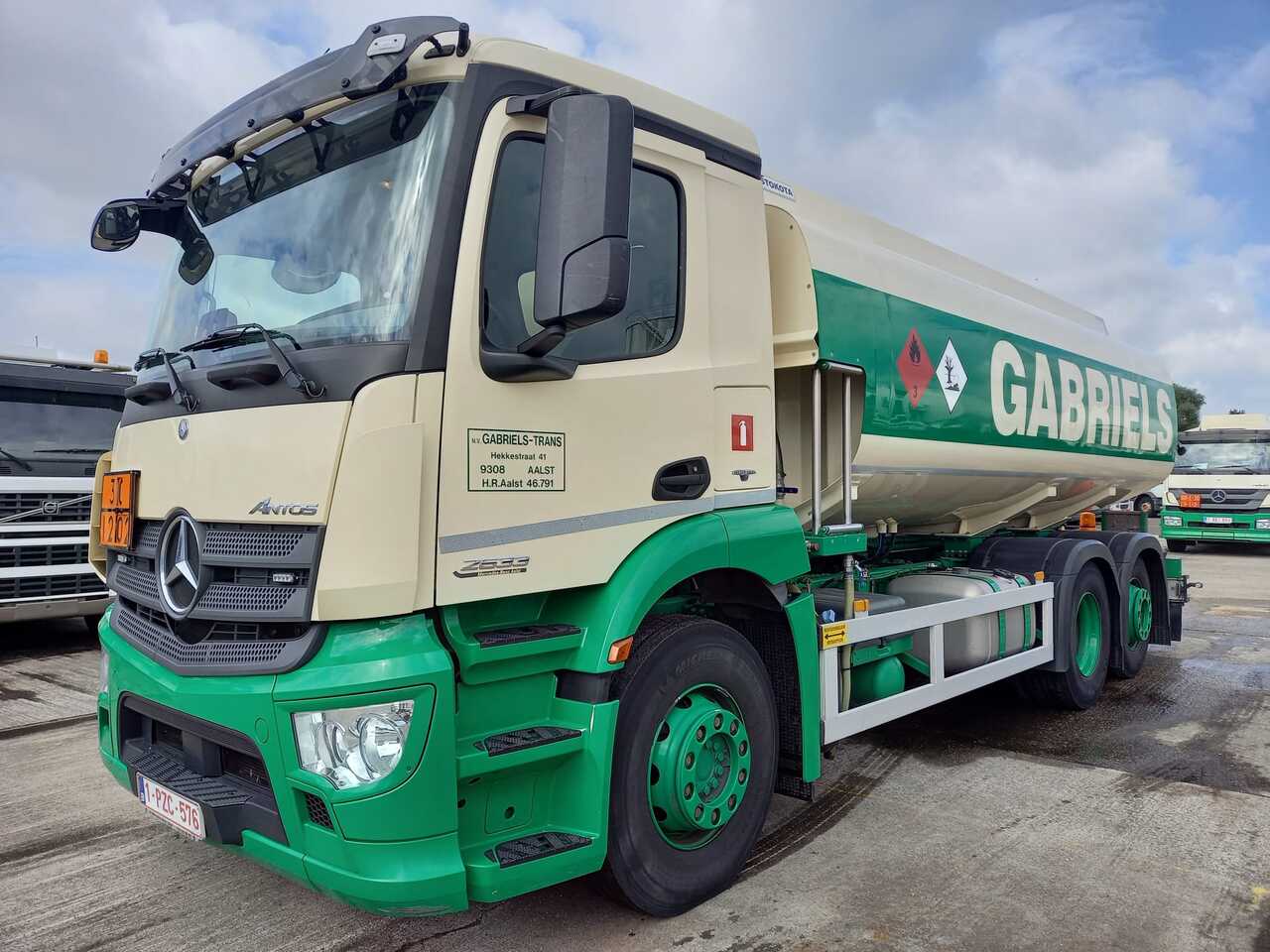 MERCEDES ANTOS - Грузовик-цистерна: фото 1 MERCEDES ANTOS - Грузовик-цистерна: фото 1