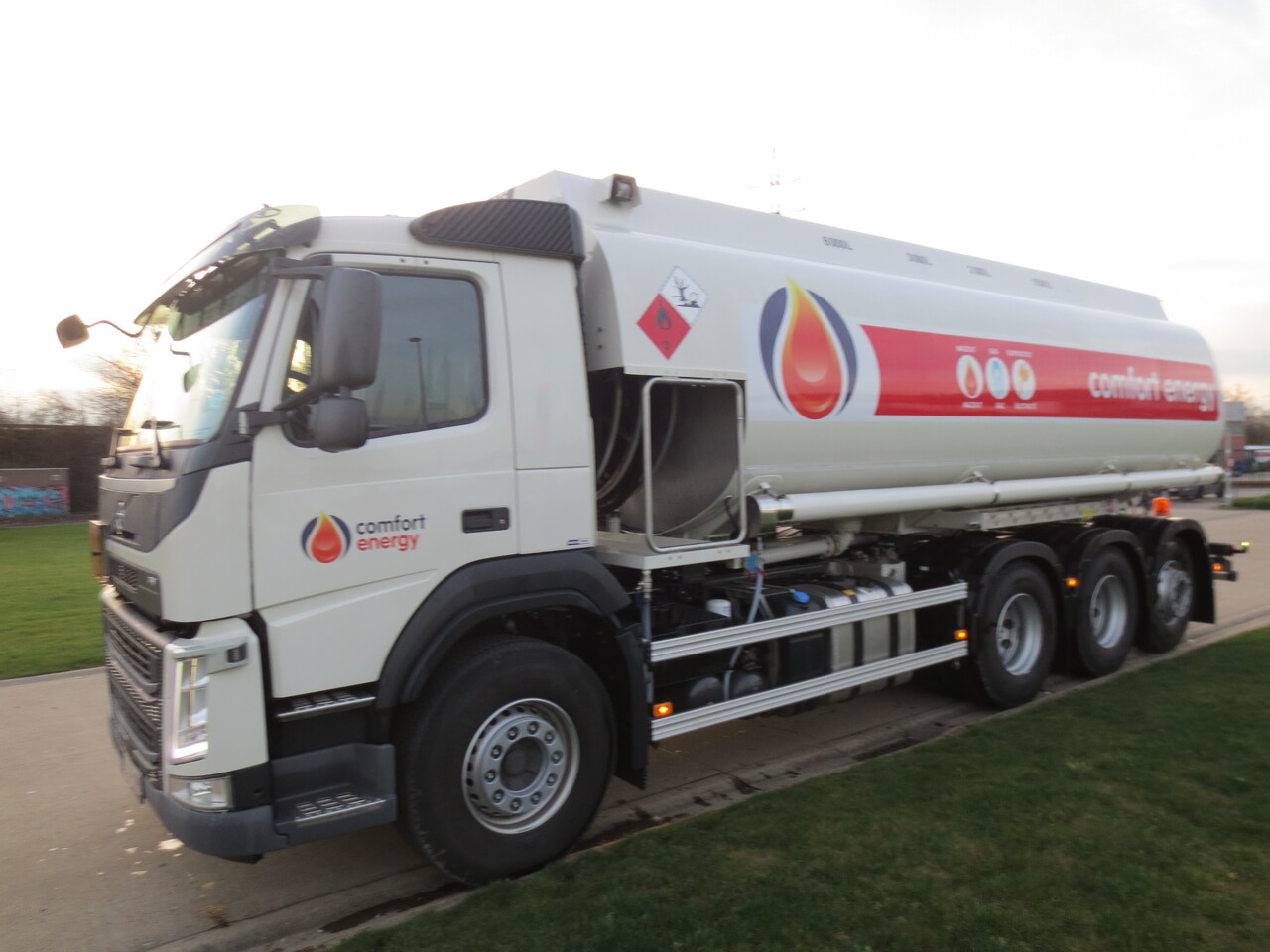 VOLVO FM - Грузовик-цистерна: фото 1 VOLVO FM - Грузовик-цистерна: фото 1