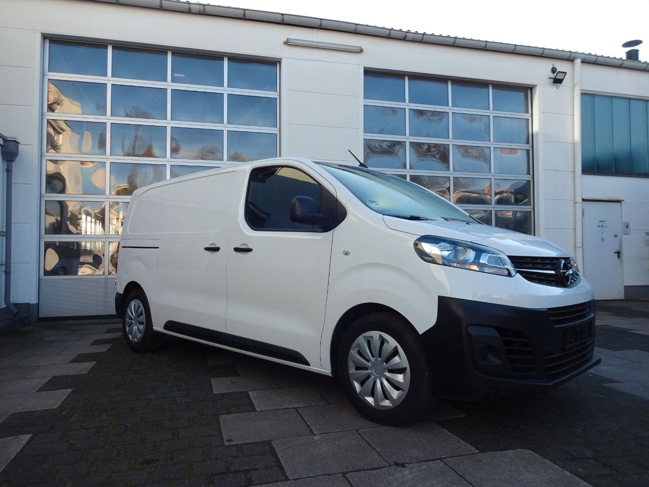 Opel 50 x Vivaro Kasten L1H1, Klima, PDC, - Легковой фургон: фото 3 Opel 50 x Vivaro Kasten L1H1, Klima, PDC, - Легковой фургон: фото 3