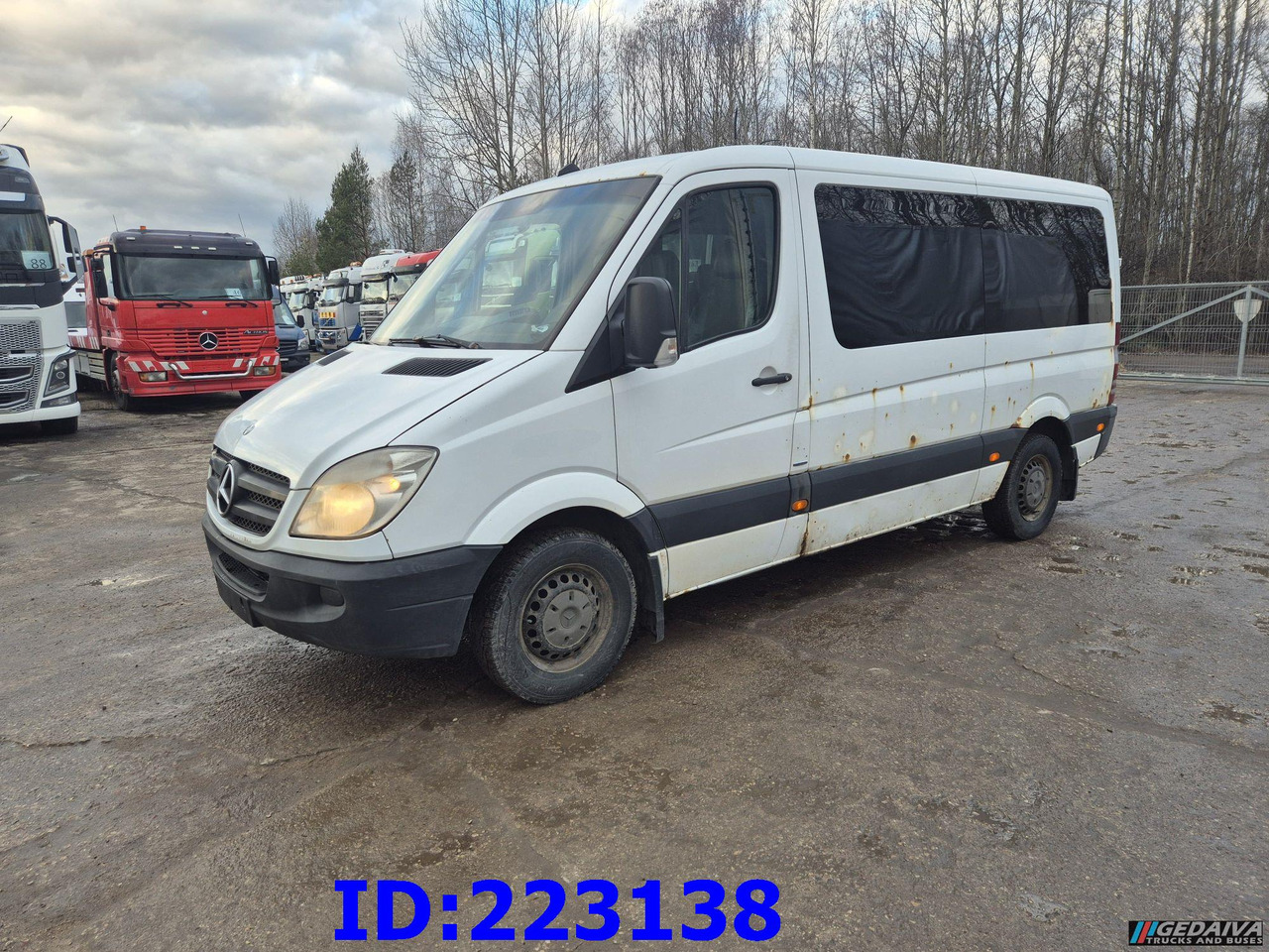 MERCEDES-BENZ Sprinter 213 - Euro5 - Туристический автобус: фото 4 MERCEDES-BENZ Sprinter 213 - Euro5 - Туристический автобус: фото 4