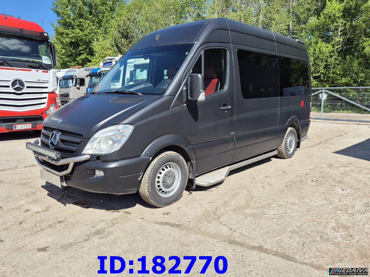 MERCEDES-BENZ Sprinter 319 VIP Euro5 - Туристический автобус: фото 4 MERCEDES-BENZ Sprinter 319 VIP Euro5 - Туристический автобус: фото 4