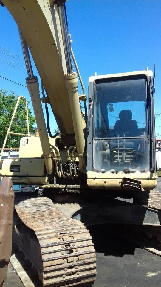 Komatsu PC 210 - Гусеничный экскаватор: фото 2 Komatsu PC 210 - Гусеничный экскаватор: фото 2