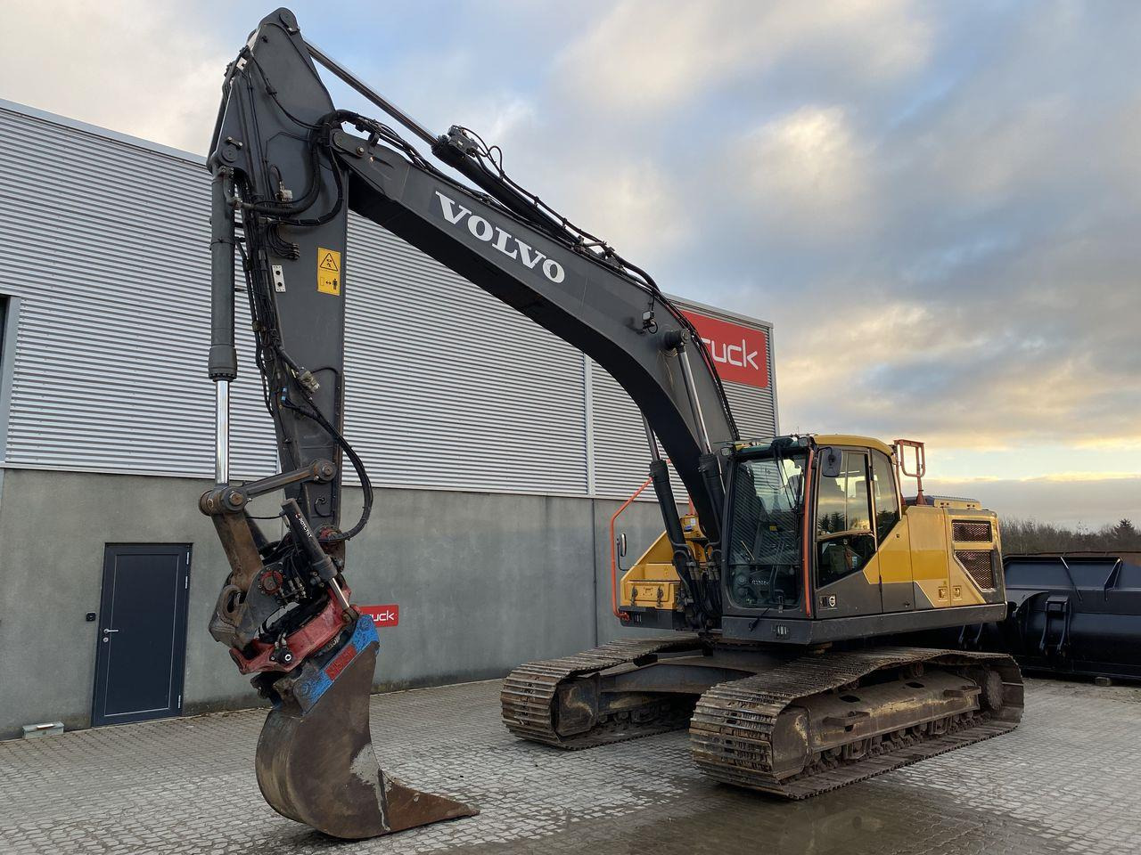 Volvo EC250EL - Гусеничный экскаватор: фото 1 Volvo EC250EL - Гусеничный экскаватор: фото 1