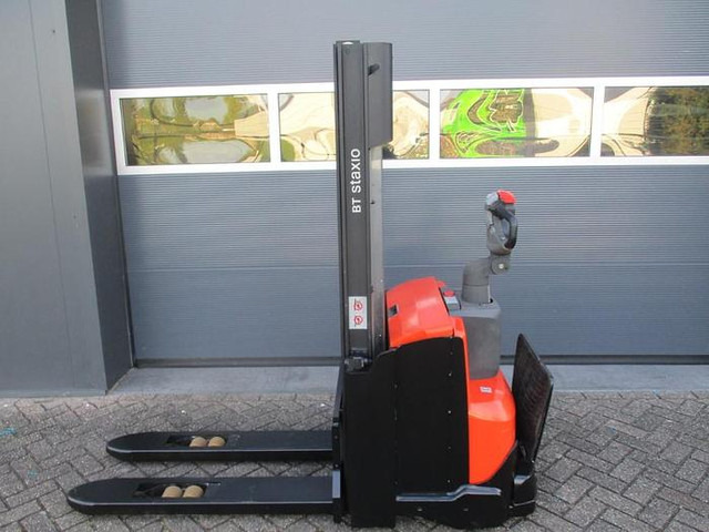 Штабелер Toyota SWE 100: фото 1