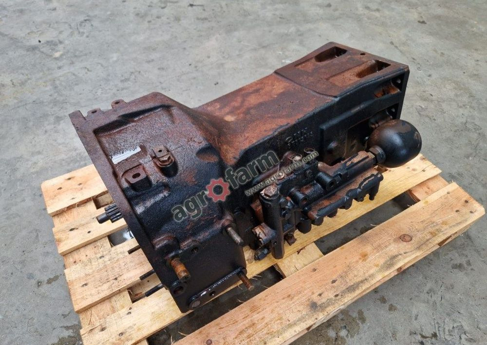 Skrzynia biegów New Holland T5040 - Коробка передач: фото 1 Skrzynia biegów New Holland T5040 - Коробка передач: фото 1