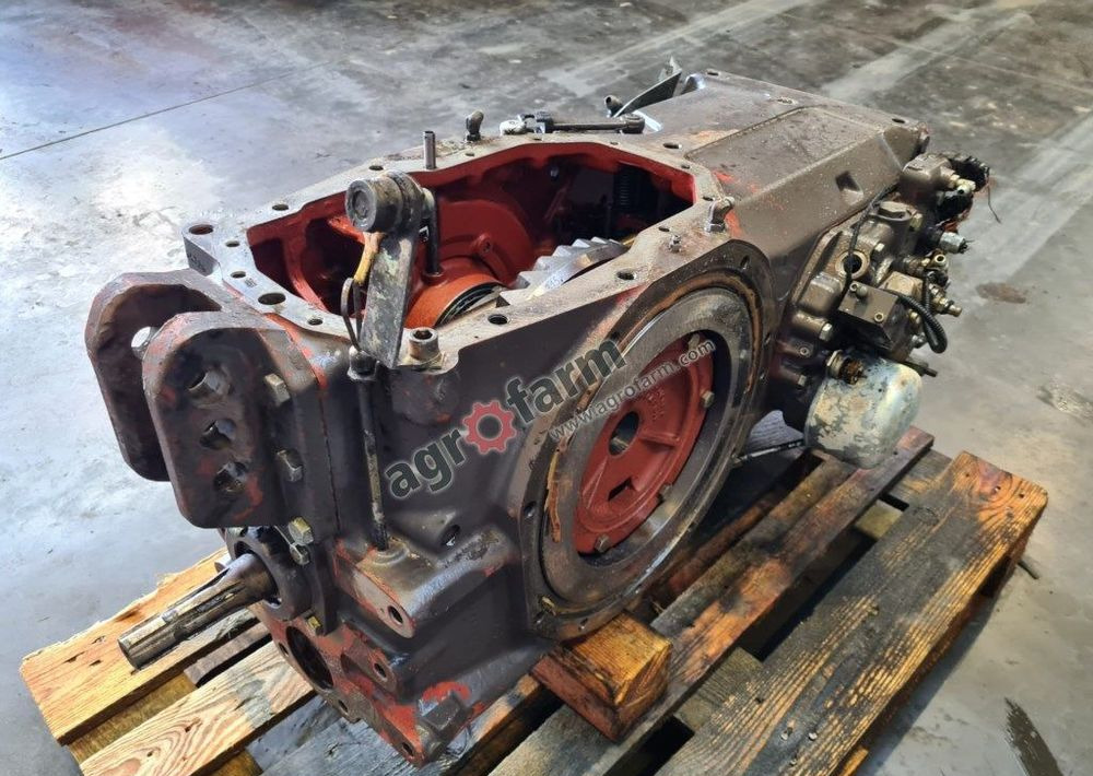 TYLNY MOST MASSEY FERGUSON 6130 0300B01 - Задняя ось: фото 1 TYLNY MOST MASSEY FERGUSON 6130 0300B01 - Задняя ось: фото 1