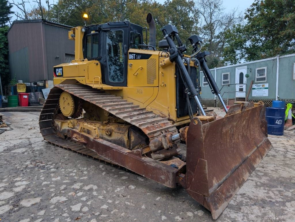 CAT D 6 T LGP - Бульдозер: фото 1 CAT D 6 T LGP - Бульдозер: фото 1