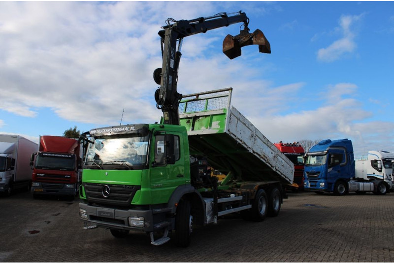 Mercedes-Benz Axor 2633 + TIPPER + HIAB 144 + REMOTE + MANUAL + 6x4 - Самосвал, Автоманипулятор: фото 2 Mercedes-Benz Axor 2633 + TIPPER + HIAB 144 + REMOTE + MANUAL + 6x4 - Самосвал, Автоманипулятор: фото 2