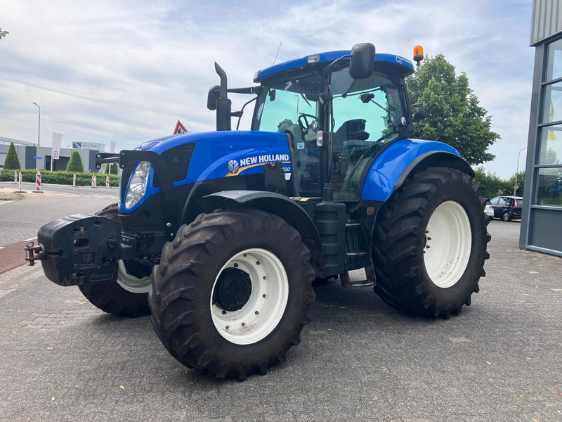 New Holland  - Трактор: фото 1