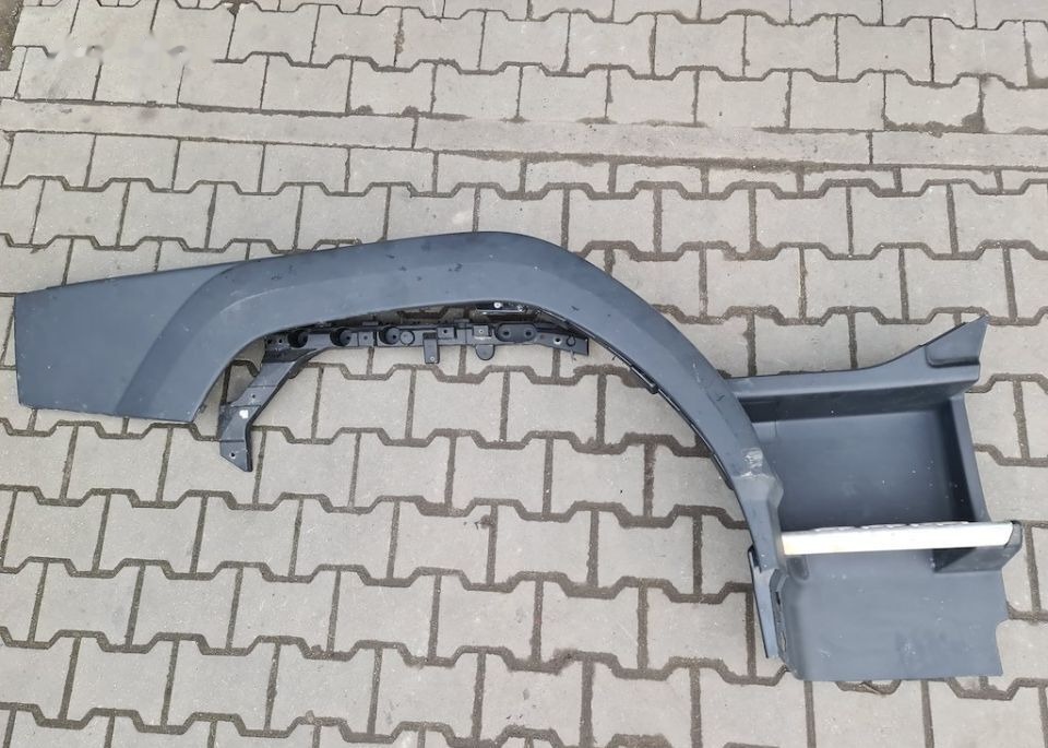 Volvo FM4 truck - Боковая подножка для Грузовиков: фото 1