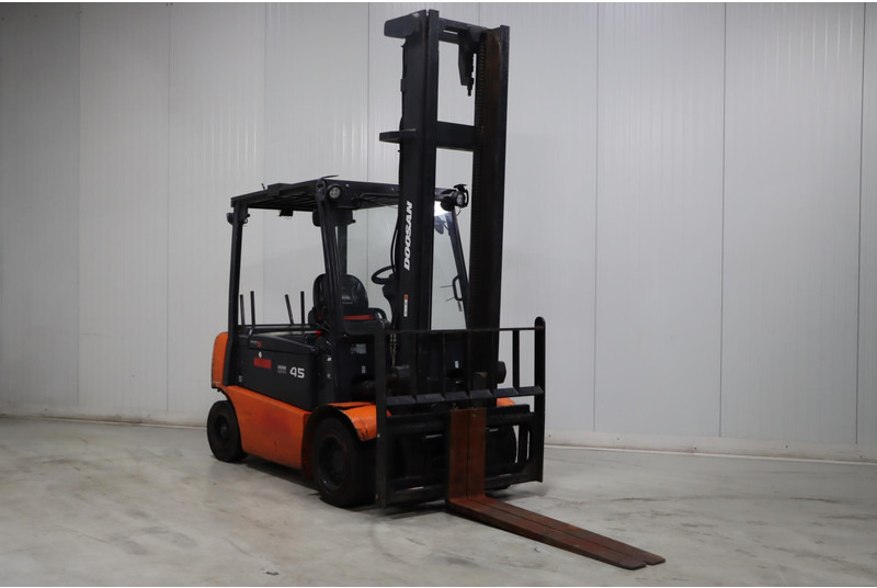 Doosan B45X-5 - Электропогрузчик: фото 1