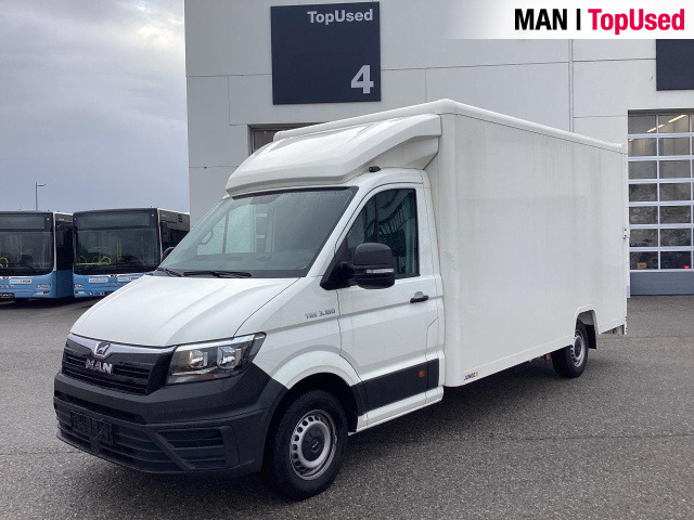 MAN TGE 3.180 4X2F SB mit Heckrampe und Türe seitlich - Цельнометаллический фургон: фото 1 MAN TGE 3.180 4X2F SB mit Heckrampe und Türe seitlich - Цельнометаллический фургон: фото 1