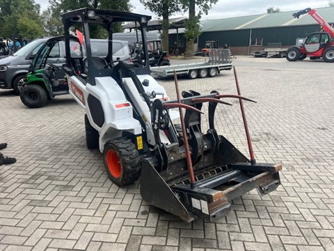 BOBCAT L23 - Компактный фронтальный погрузчик: фото 1 BOBCAT L23 - Компактный фронтальный погрузчик: фото 1