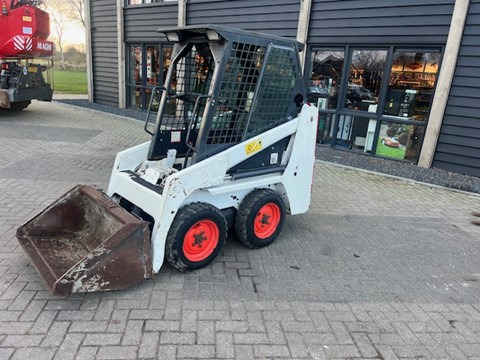 BOBCAT S70 skidsteer loader - Компактный фронтальный погрузчик: фото 1 BOBCAT S70 skidsteer loader - Компактный фронтальный погрузчик: фото 1