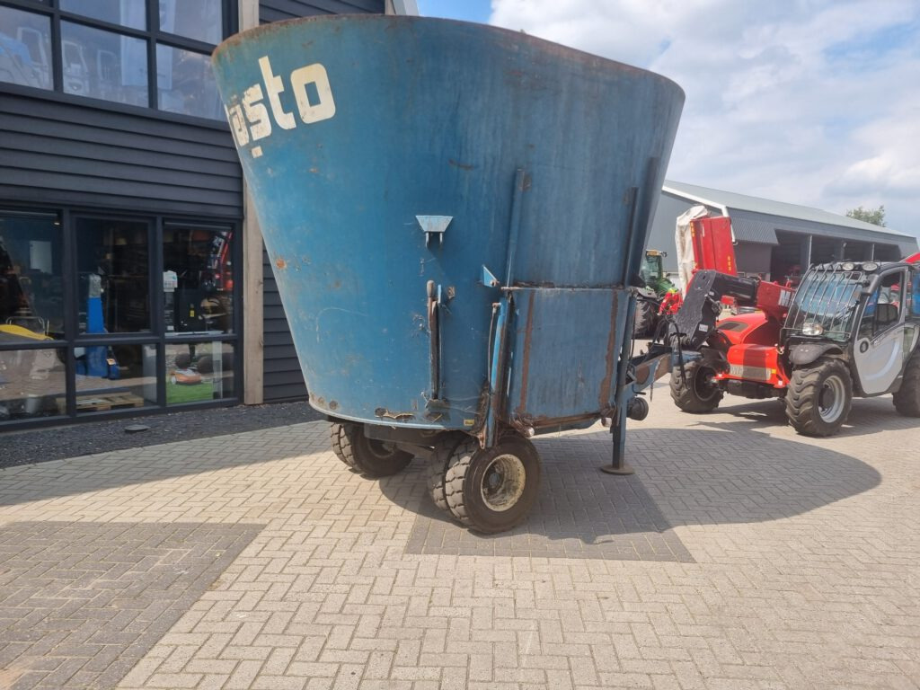 FRASTO Tornado feedwagon 12 m3 - Кормораздатчик: фото 1