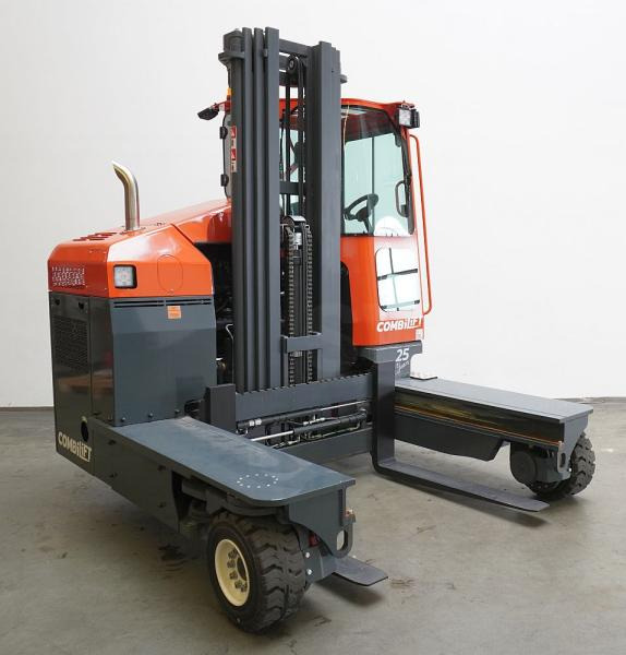 Combilift C4000 - Четырехсторонний погрузчик: фото 1 Combilift C4000 - Четырехсторонний погрузчик: фото 1