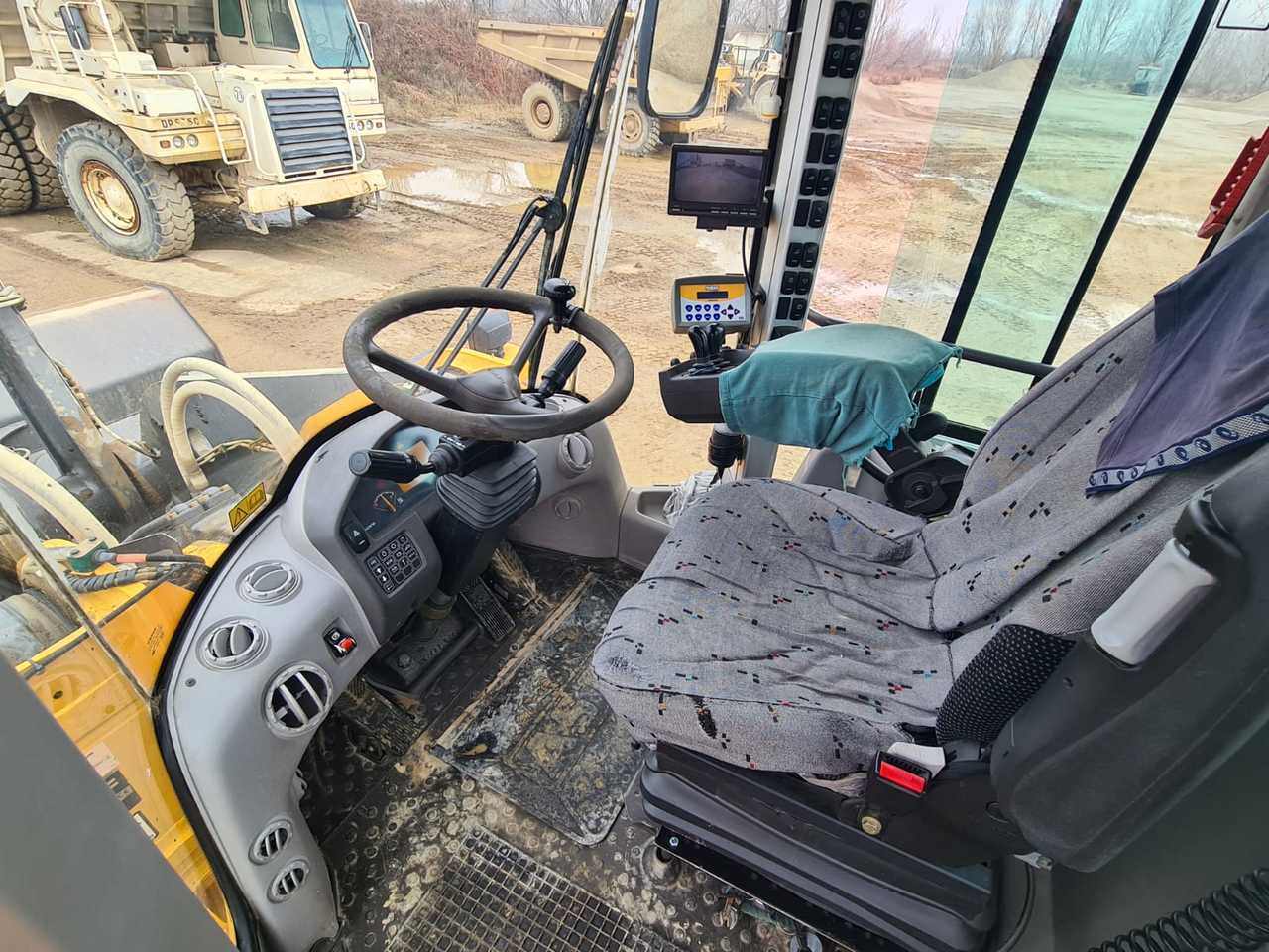 VOLVO L220G - Колёсный погрузчик: фото 4 VOLVO L220G - Колёсный погрузчик: фото 4