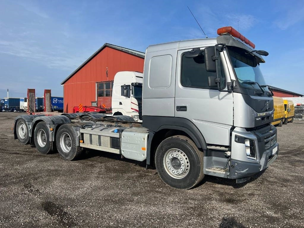 Volvo FM 8x4 serie 4132 Euro 6 - Грузовик-шасси: фото 2 Volvo FM 8x4 serie 4132 Euro 6 - Грузовик-шасси: фото 2