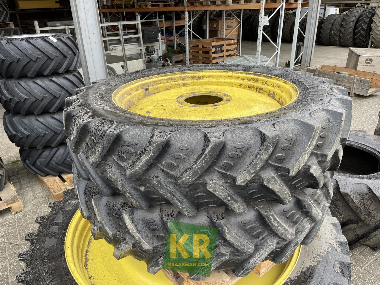 BKT BKT 320/85R36 op velg - Колесо для Сельскохозяйственной техники: фото 1 BKT BKT 320/85R36 op velg - Колесо для Сельскохозяйственной техники: фото 1