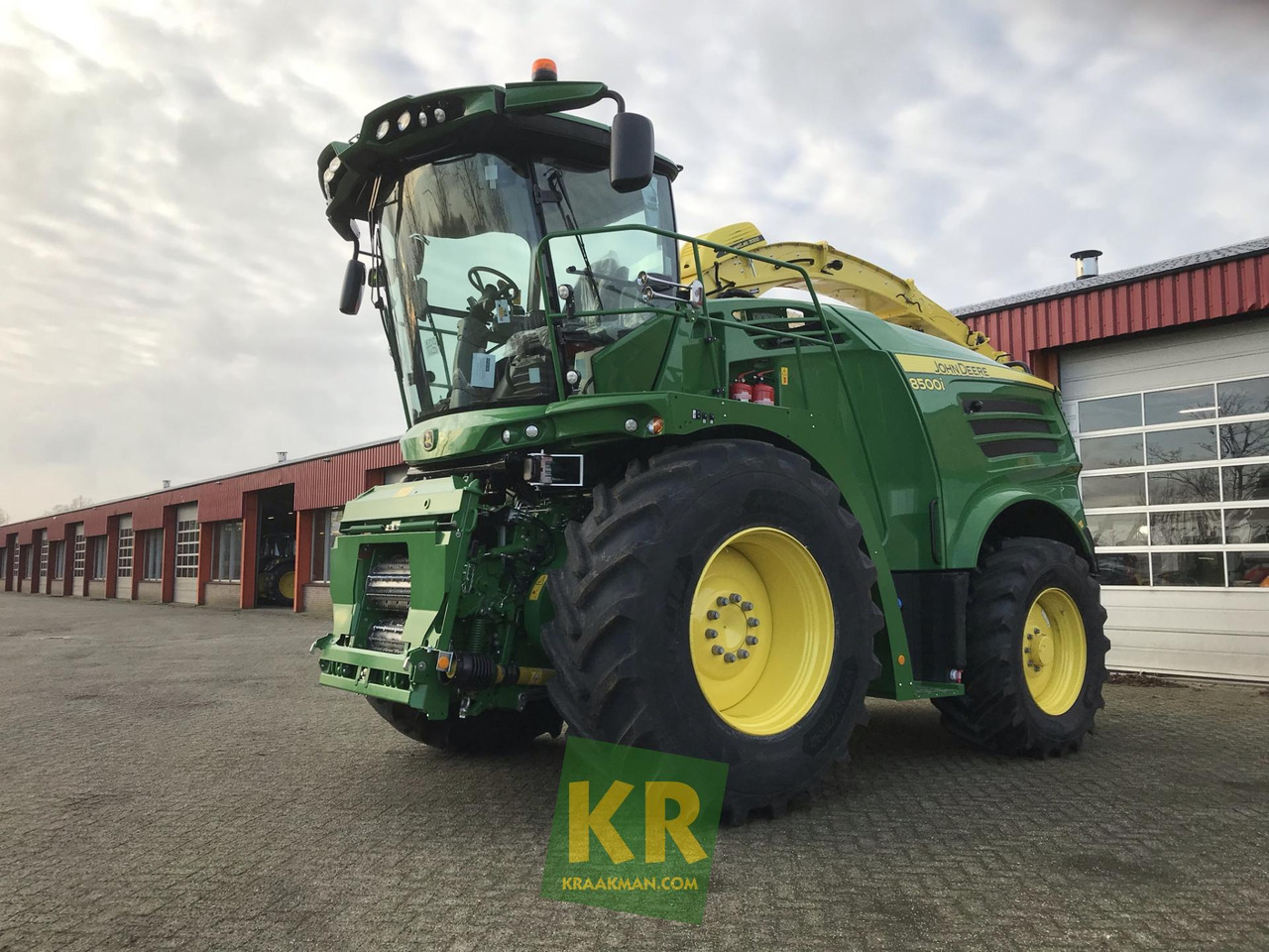 John Deere 8500 - Кормоуборочный комбайн: фото 1 John Deere 8500 - Кормоуборочный комбайн: фото 1