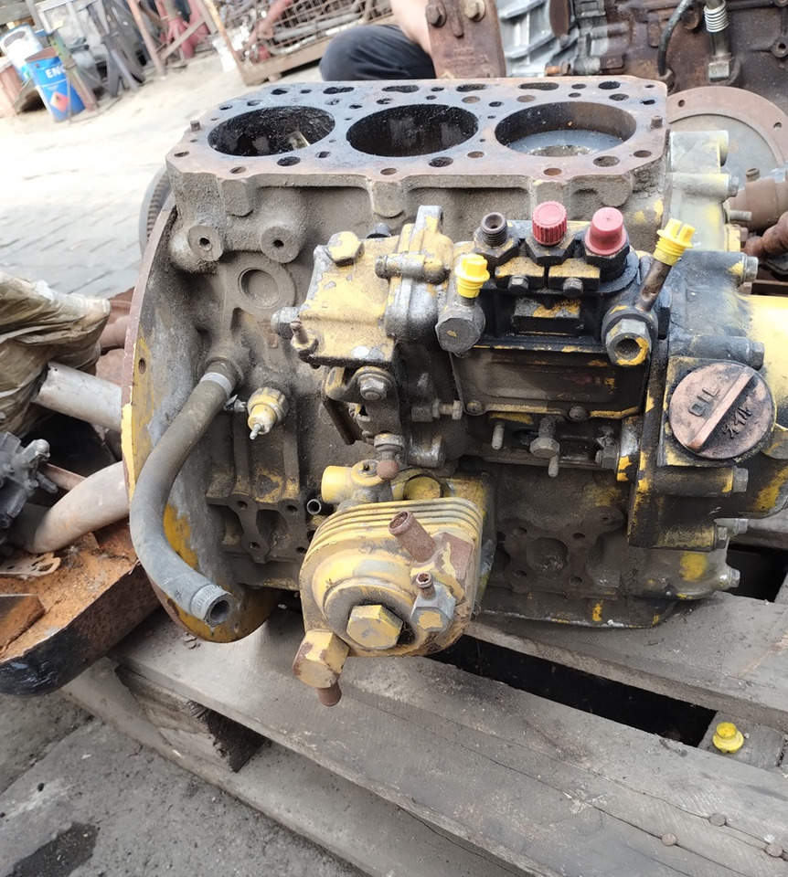 YANMAR 3TN84T KRAMER 212 PARTS - Двигатель и запчасти для Строительной техники: фото 1