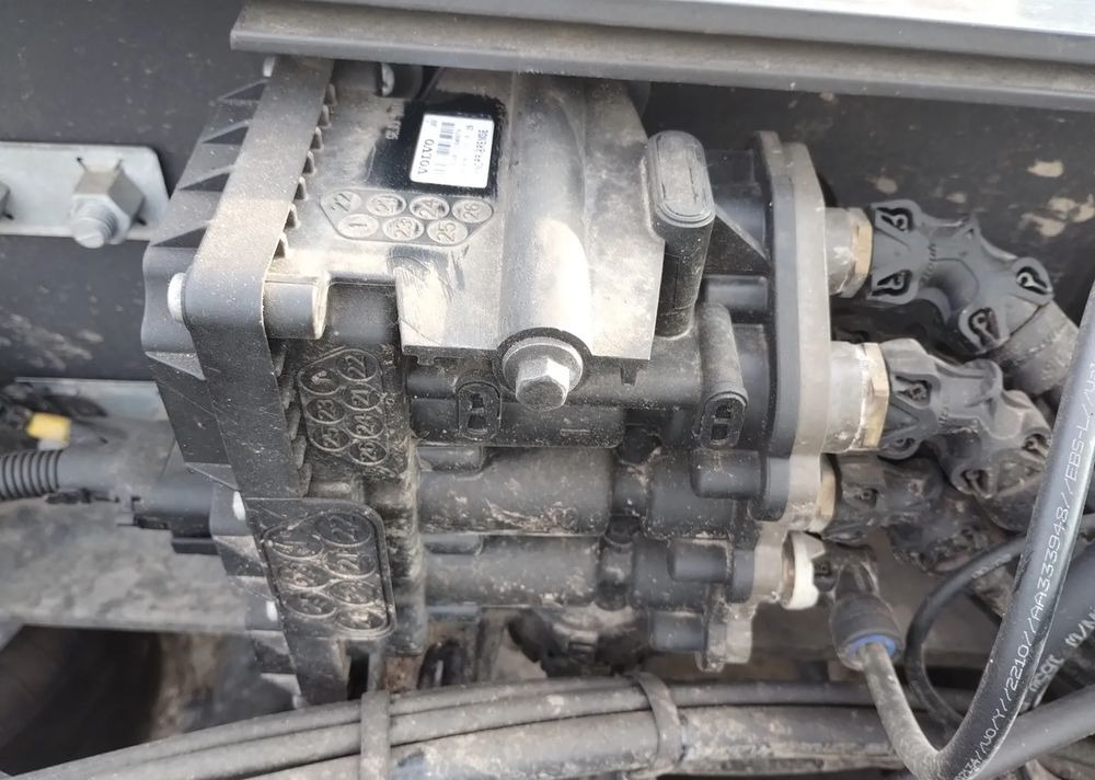 Zawór ECAS VOLVO FH500 FH550 6x4 21133934 2023 - Электрическая система для Грузовиков: фото 1 Zawór ECAS VOLVO FH500 FH550 6x4 21133934 2023 - Электрическая система для Грузовиков: фото 1