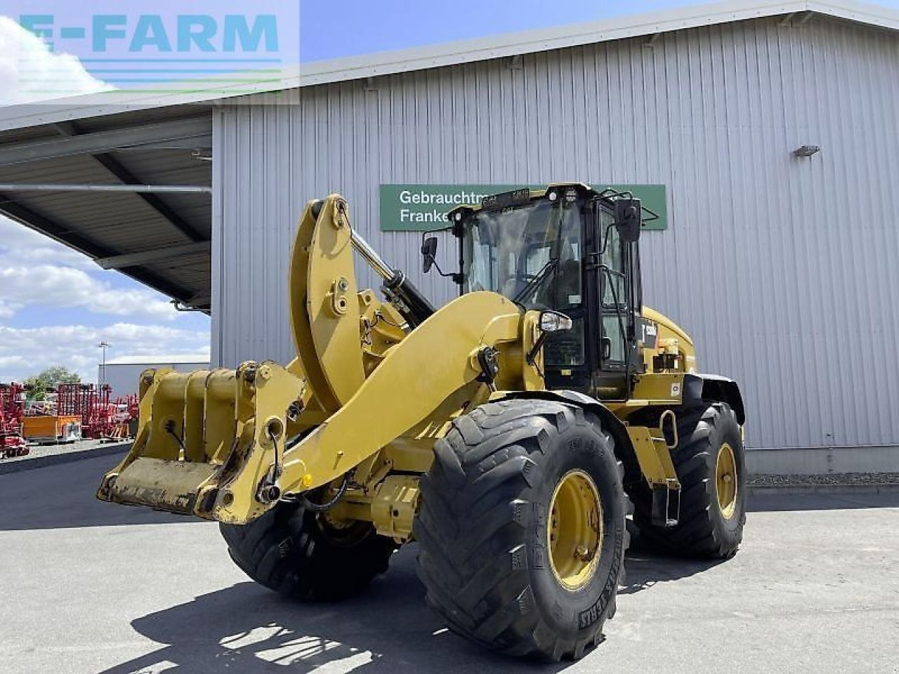 Caterpillar cat 938m - Мини-экскаватор: фото 1 Caterpillar cat 938m - Мини-экскаватор: фото 1