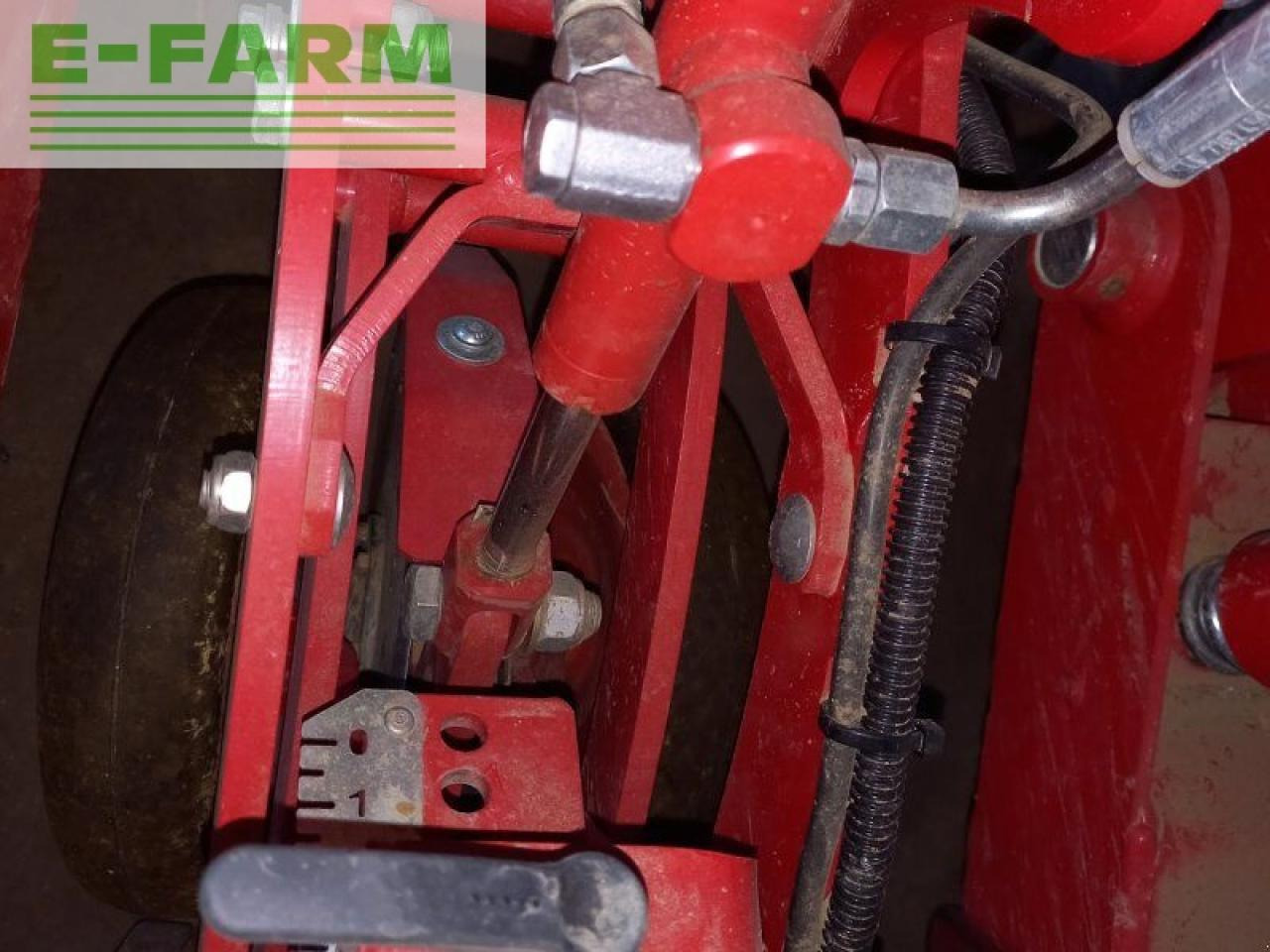 Grimme matrix 1200 mit rüben und raps ausstattung - Сеялка точного высева: фото 5 Grimme matrix 1200 mit rüben und raps ausstattung - Сеялка точного высева: фото 5