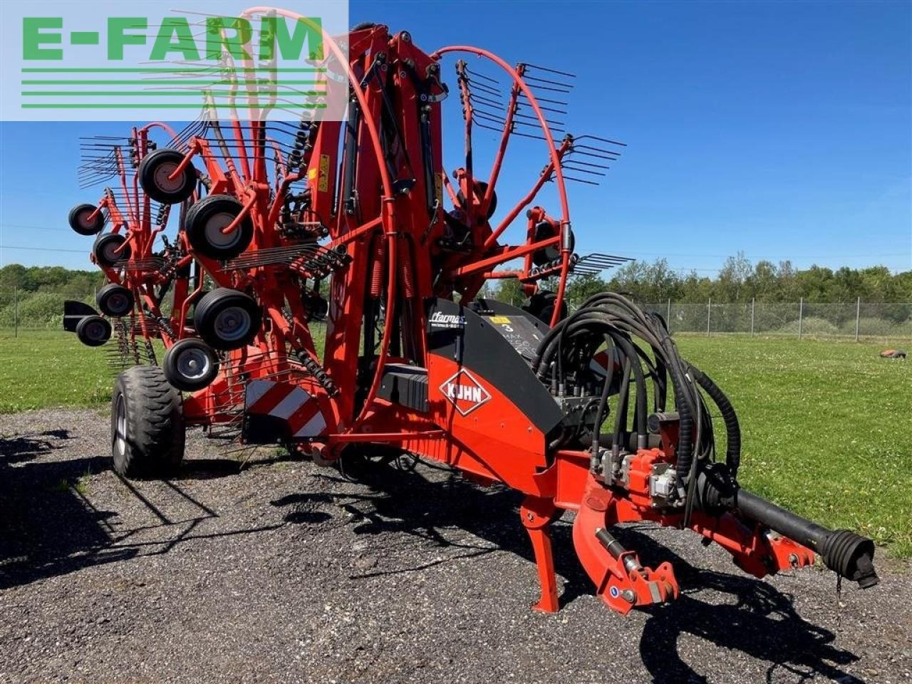 Kuhn ga13131 4-rotors rive - Сеноворошилка: фото 1 Kuhn ga13131 4-rotors rive - Сеноворошилка: фото 1
