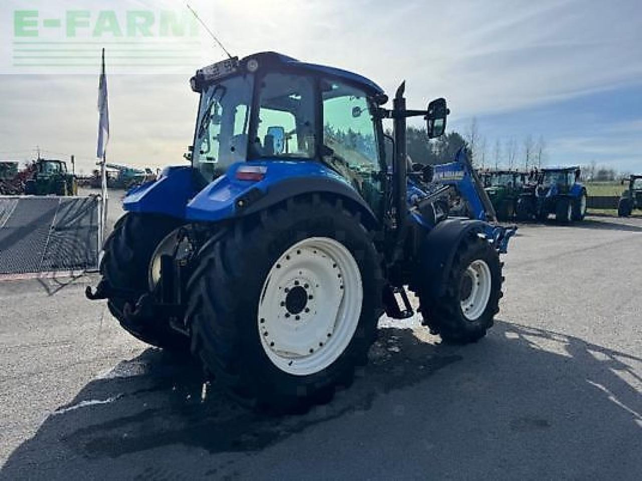 New Holland t5.95 - Трактор: фото 4 New Holland t5.95 - Трактор: фото 4