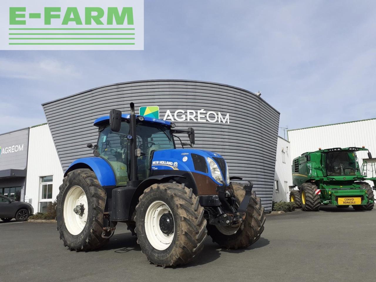 New Holland t7 200 - Трактор: фото 1 New Holland t7 200 - Трактор: фото 1