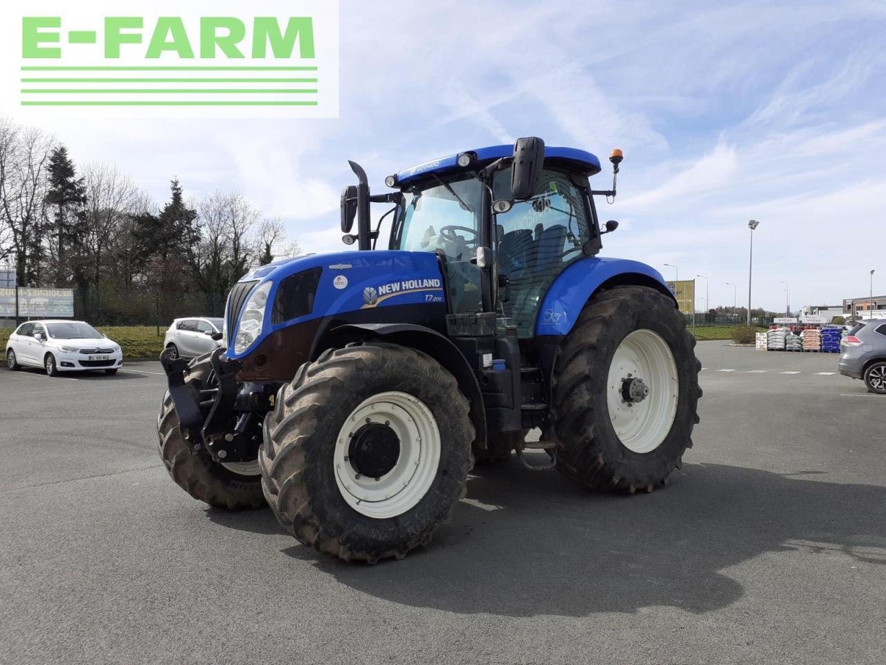 New Holland t7 200 - Трактор: фото 4 New Holland t7 200 - Трактор: фото 4