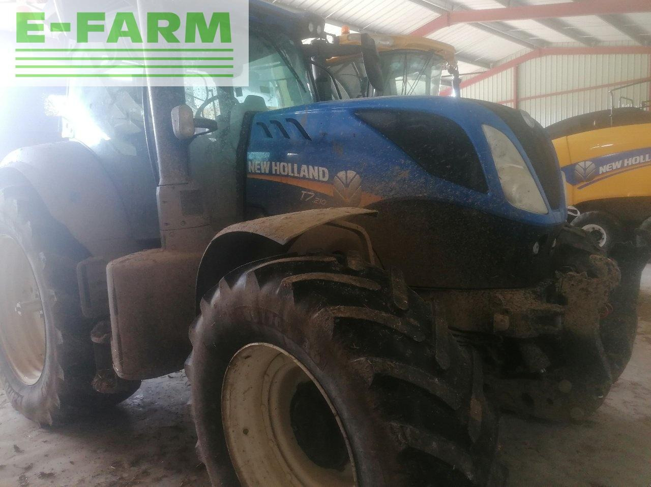 New Holland t7 210 sw - Трактор: фото 1 New Holland t7 210 sw - Трактор: фото 1
