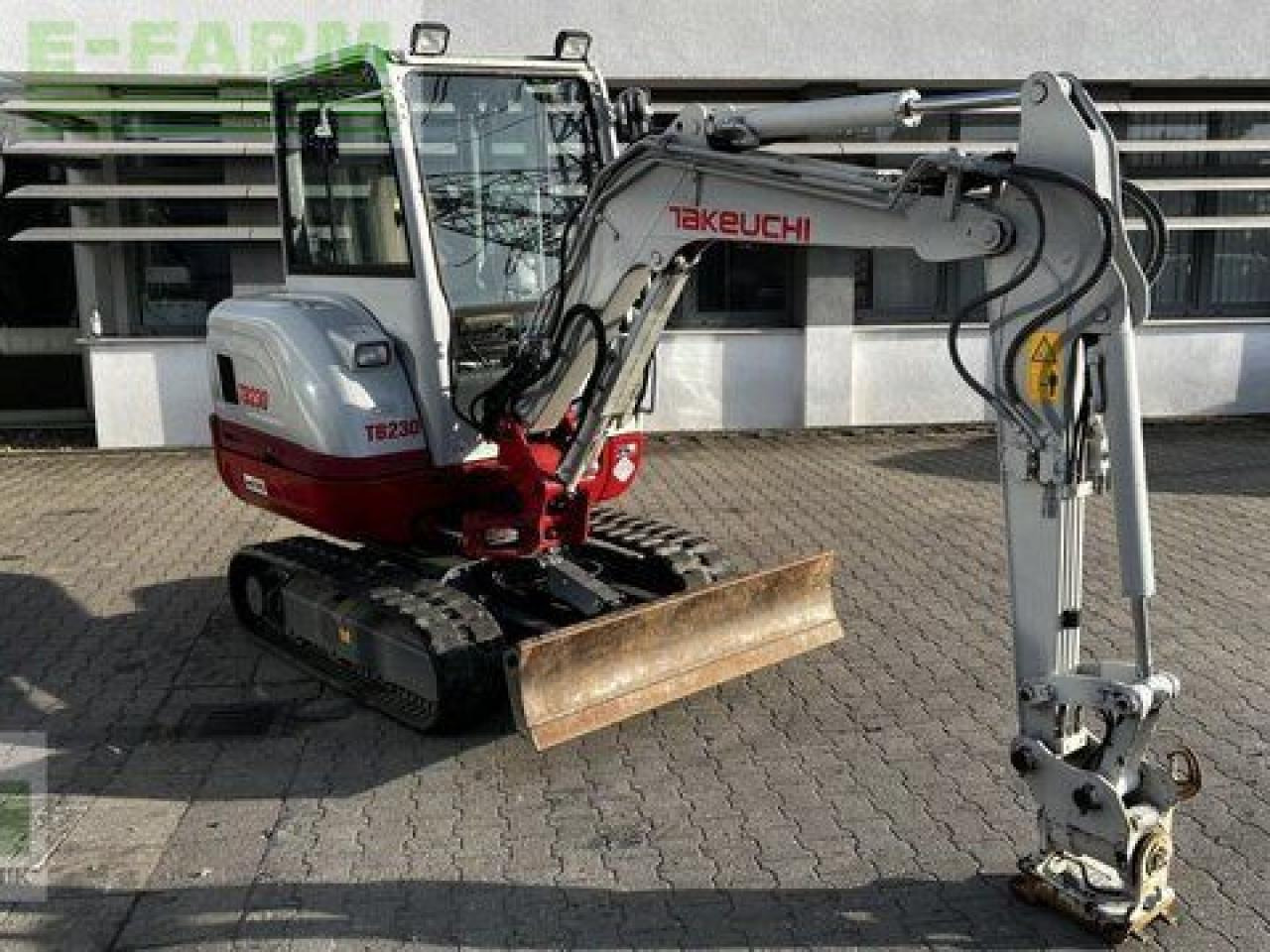 Takeuchi tb 230 - Мини-экскаватор: фото 2 Takeuchi tb 230 - Мини-экскаватор: фото 2