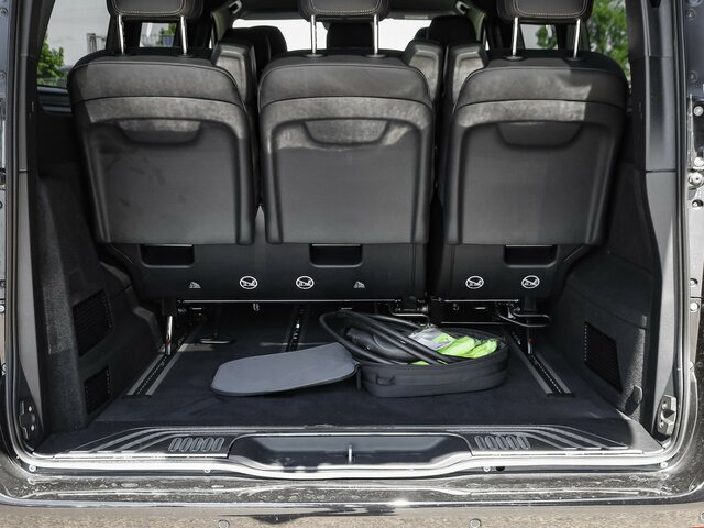 MERCEDES-BENZ EQV 300 Extralang,Avantgarde,8Sitze,2xelektr.Tür - Пассажирский фургон, Электрический фургон: фото 2 MERCEDES-BENZ EQV 300 Extralang,Avantgarde,8Sitze,2xelektr.Tür - Пассажирский фургон, Электрический фургон: фото 2