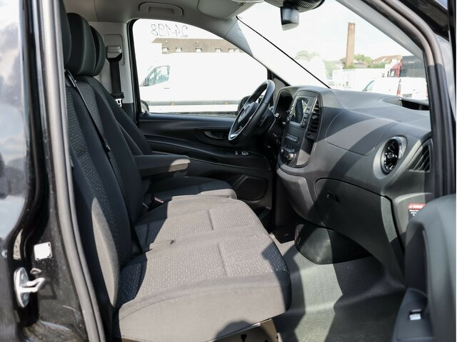 MERCEDES-BENZ Vito 116CDI lang,TourerPro,2Klima,9Sitze,Kamera - Микроавтобус, Пассажирский фургон: фото 3 MERCEDES-BENZ Vito 116CDI lang,TourerPro,2Klima,9Sitze,Kamera - Микроавтобус, Пассажирский фургон: фото 3