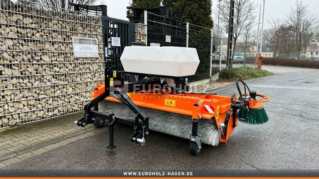 Kehrmaschine ZM2000 mit Seitenbesen - Щетка для Коммунальной и специальной техники: фото 1 Kehrmaschine ZM2000 mit Seitenbesen - Щетка для Коммунальной и специальной техники: фото 1