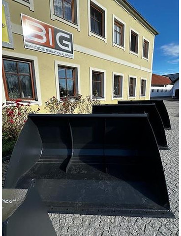 Big Volumenschaufel 220 cm mit Merlo ZM2 Aufnahme - Ковш: фото 1 Big Volumenschaufel 220 cm mit Merlo ZM2 Aufnahme - Ковш: фото 1