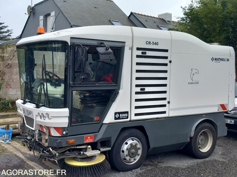 Balayeuse RAVO 540 XL + 3ème balai - Подметально-уборочная машина: фото 1 Balayeuse RAVO 540 XL + 3ème balai - Подметально-уборочная машина: фото 1