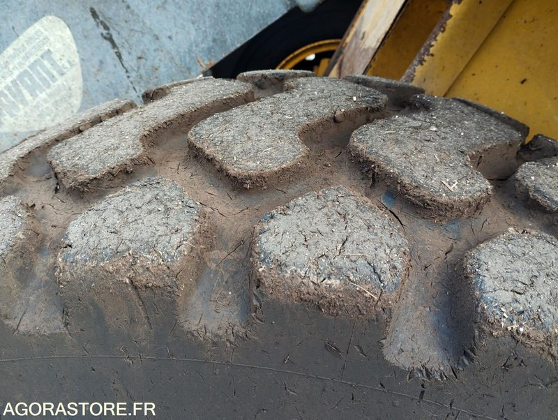 Погрузчик CHARGEUSE SUR PNEUS VOLVO L70 de 1993 n°9930 HS A REPARER: фото 16